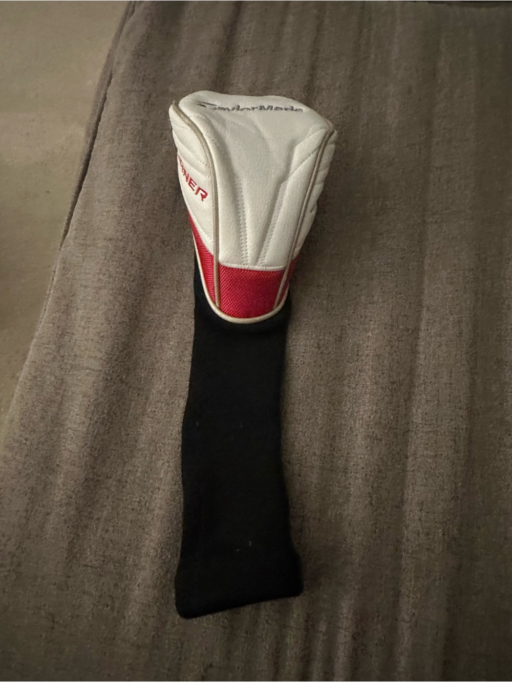 TaylorMade Aero Burner White & Red Golf Club Headcover with Black Sock
